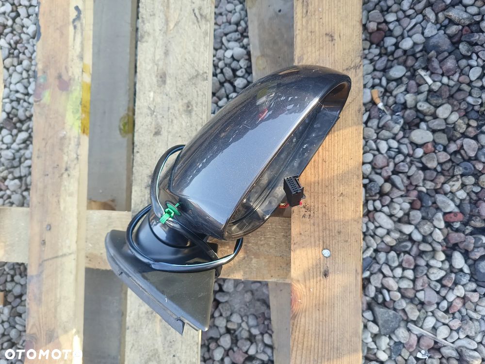 PASSAT B6 LUSTERKO PRAWE ELEKTRYCZNE EUROPA  LC8Z BRĄZOWA MOKKA - 1