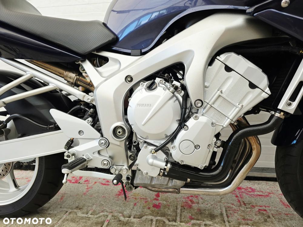 Yamaha FZ - 19