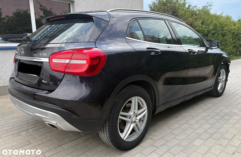 Mercedes-Benz GLA 220 d 4Matic 7G-DCT Style - 9