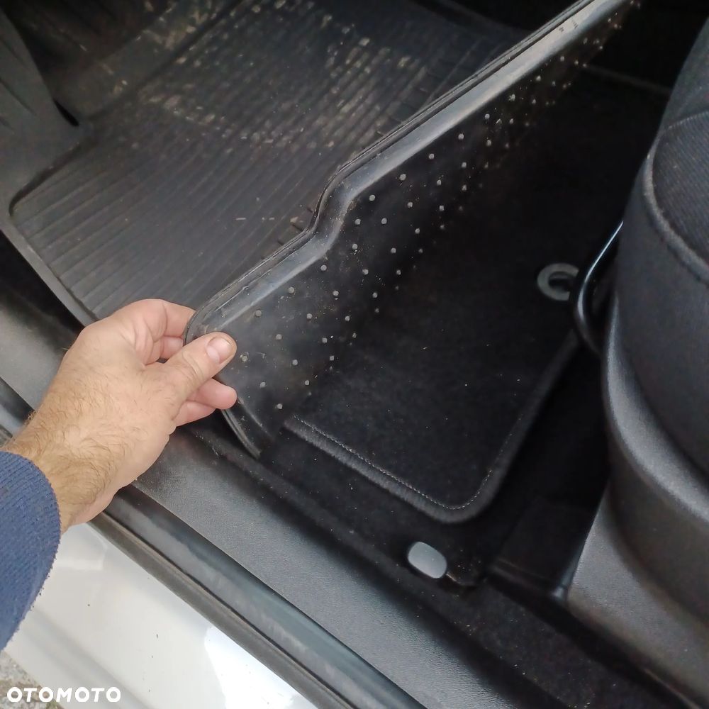 Hyundai ix20 1.6 CRDi Comfort - 14