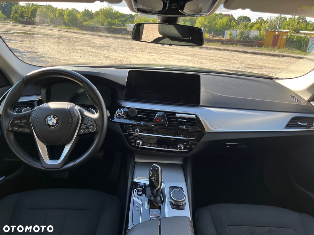 BMW Seria 5 520d xDrive - 26