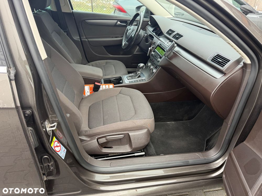 Volkswagen Passat 2.0 TDI Comfortline DSG - 19