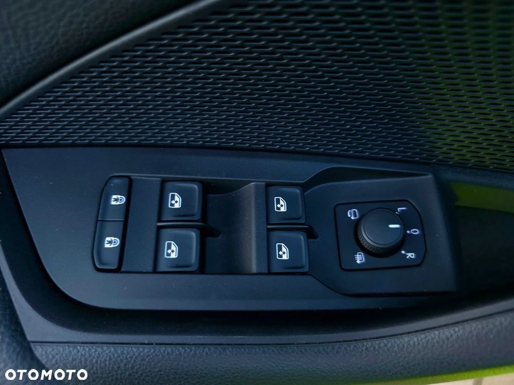 Skoda Octavia 1.5 TSI mHEV Sportline DSG - 25