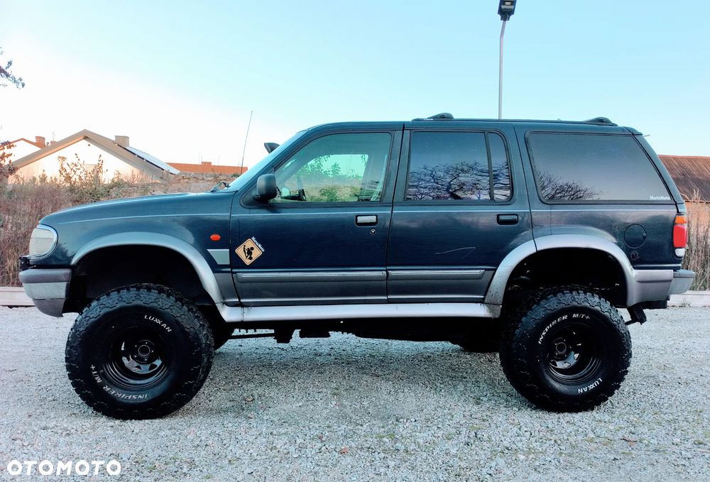 Ford Explorer - 3