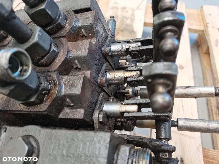 Rozdzielacz Fendt 824 Favorit - 10