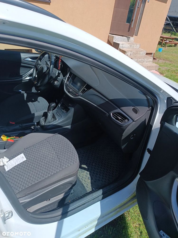 Opel Astra 1.6 CDTI Sport - 11