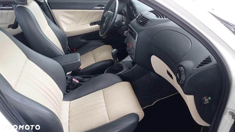 Alfa Romeo 147 1.6 Twin Spark AMICA - 30