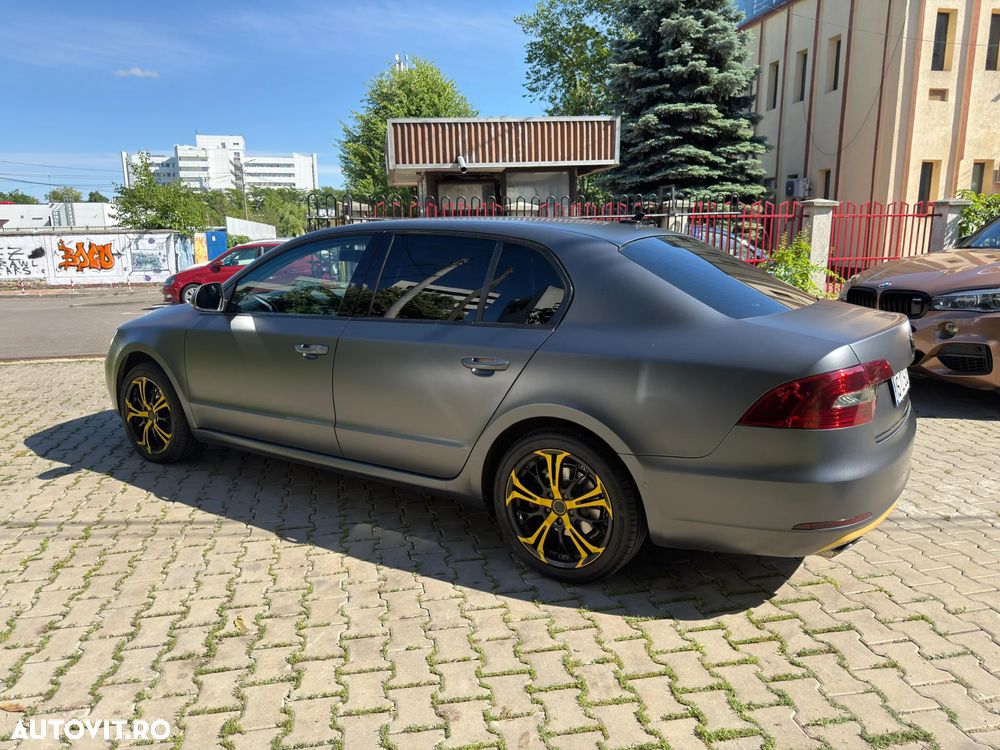 Skoda Superb 2.0 TDI 4X4 Laurin&Klement - 6