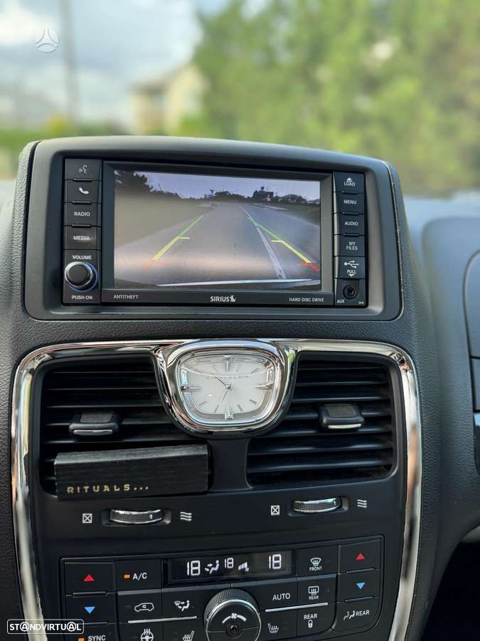 Lancia Voyager 3.6 V6 VVT 24v Gold - 6