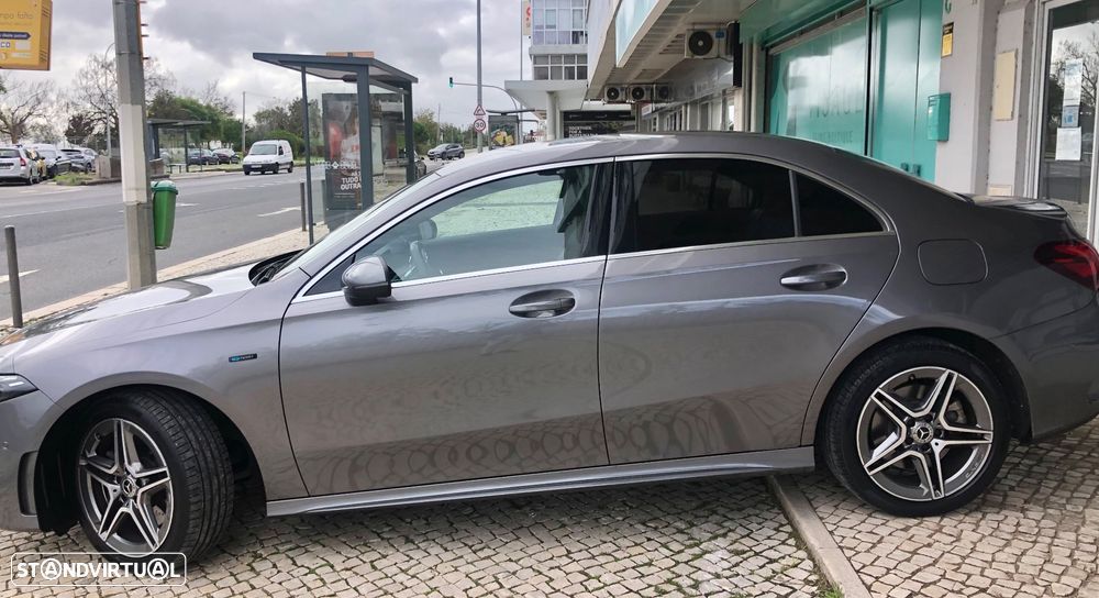 Mercedes-Benz A 250 Limousine e AMG Line - 6