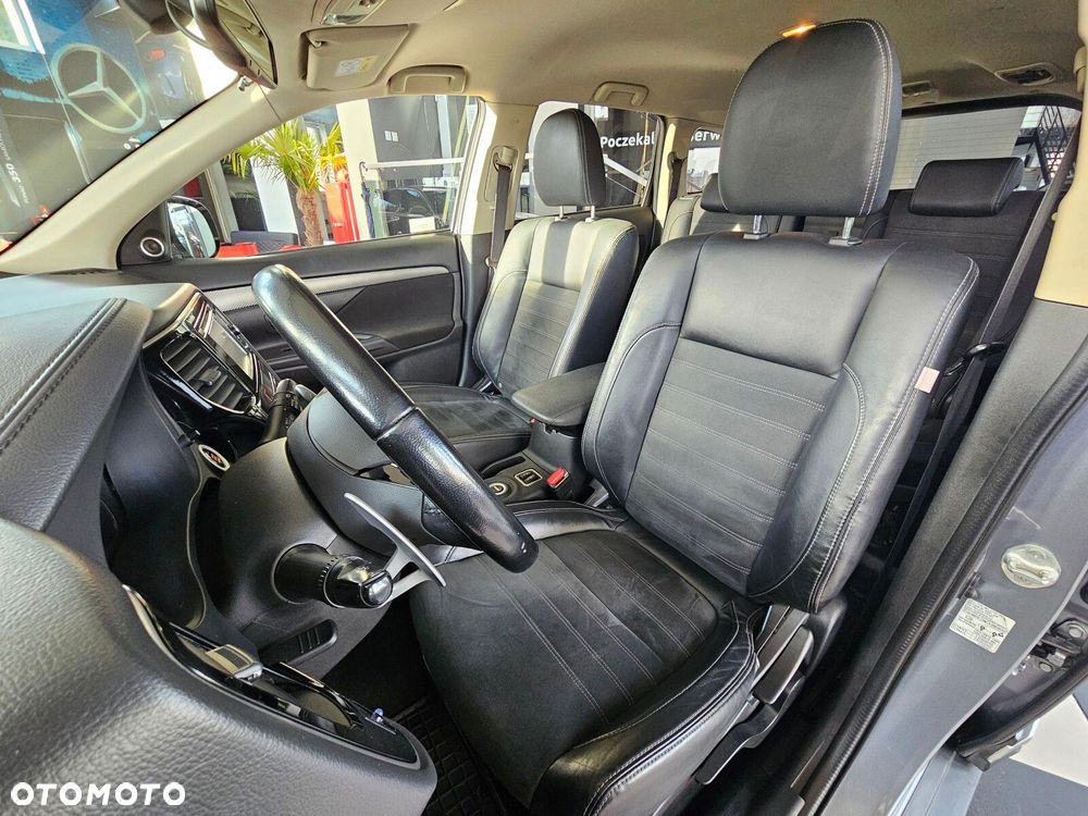 Mitsubishi Outlander - 15