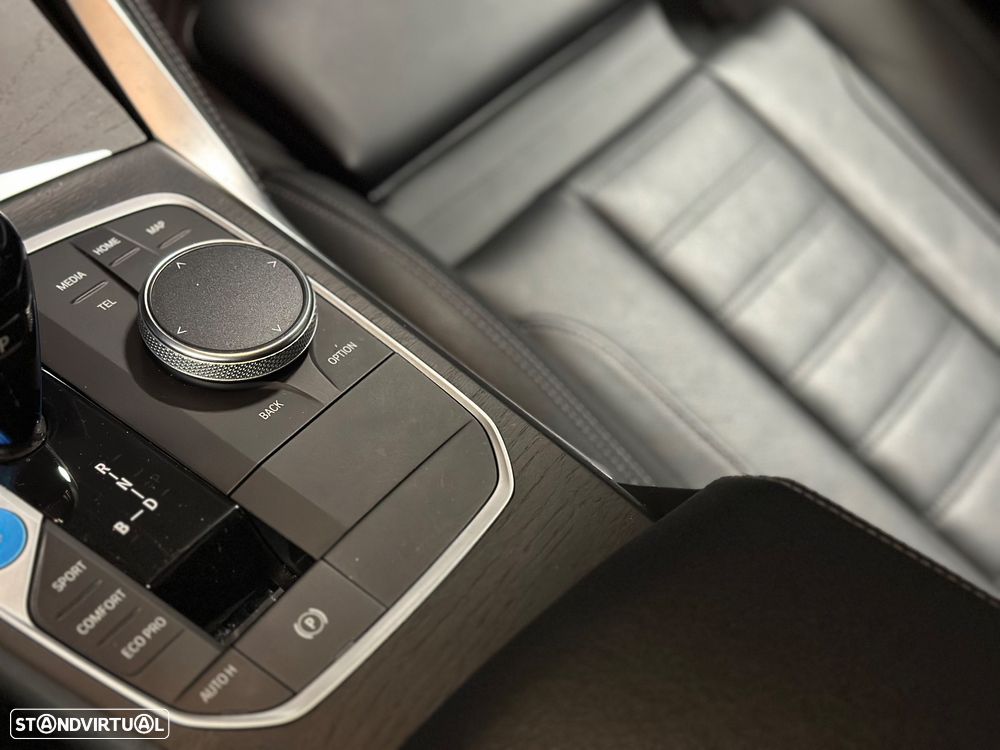 BMW i4 eDrive40 Pack Desportivo M - 42