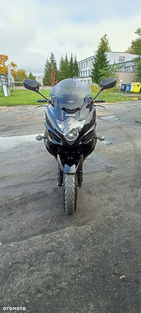 Suzuki GSX - 19