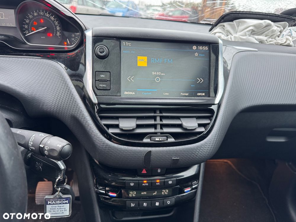 Peugeot 208 1.6 BlueHDi Allure S&S - 24