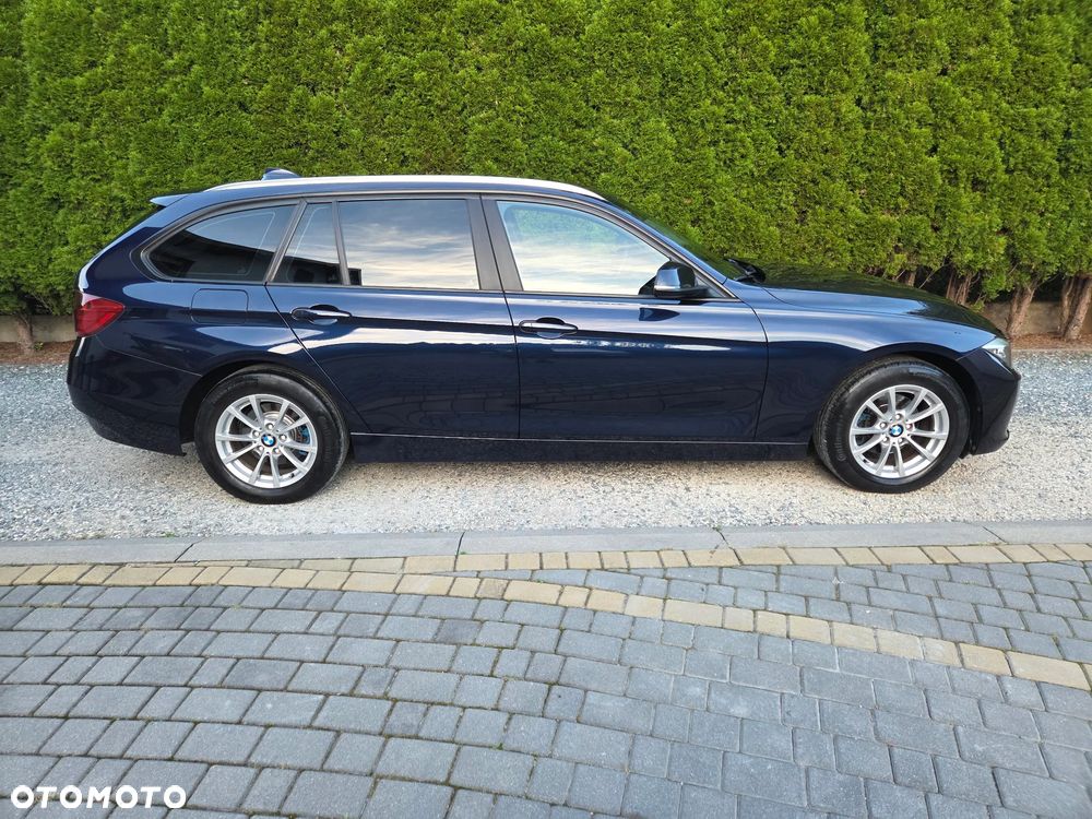 BMW Seria 3 318d Sport Line - 30