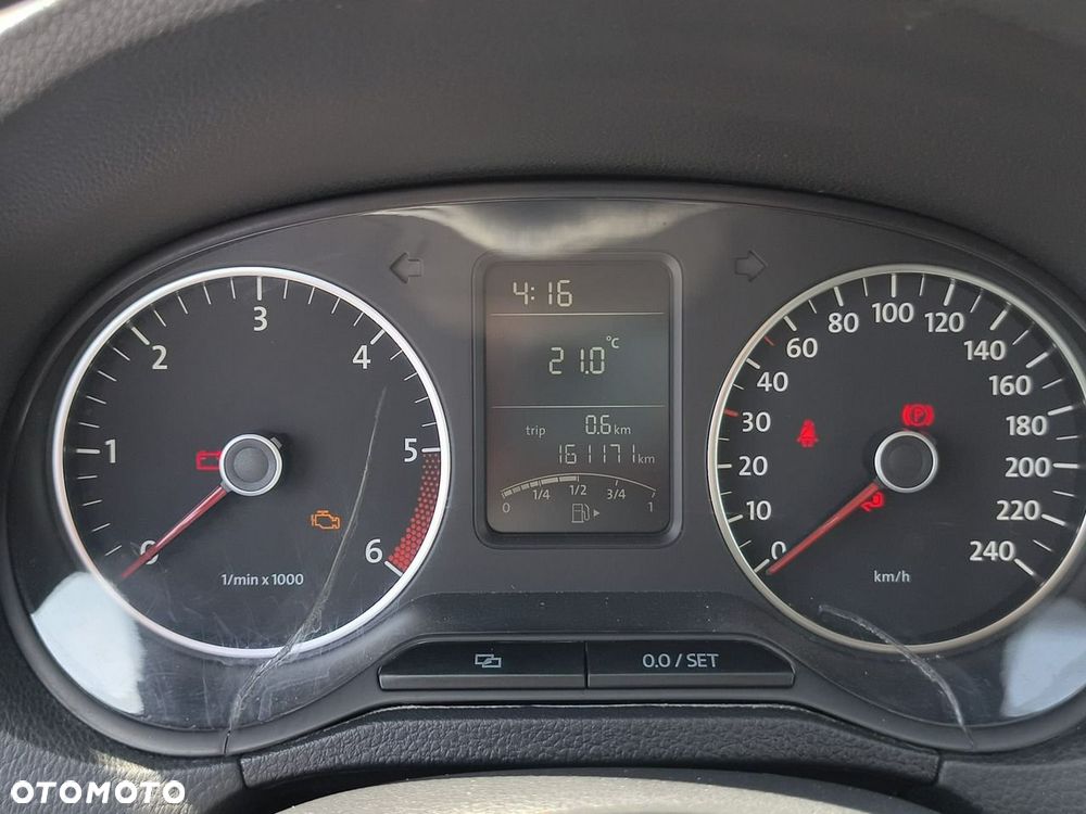 Volkswagen Polo - 11