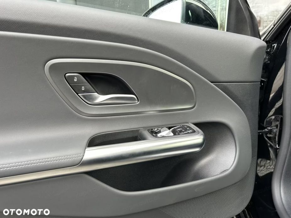 Mercedes-Benz CLA 180 mHEV 8G-DCT - 12