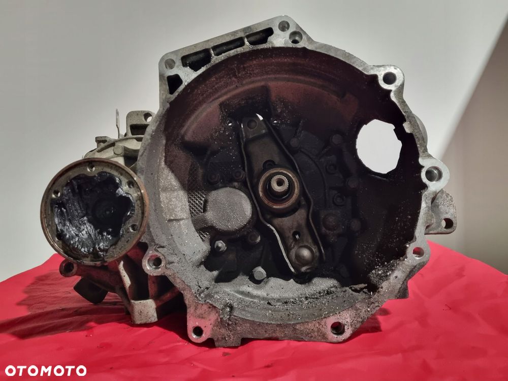 SKRZYNIA BIEGÓW VW Golf V Audi A3 II 8P 1.9 TDI manualna MANUAL JCR - 5