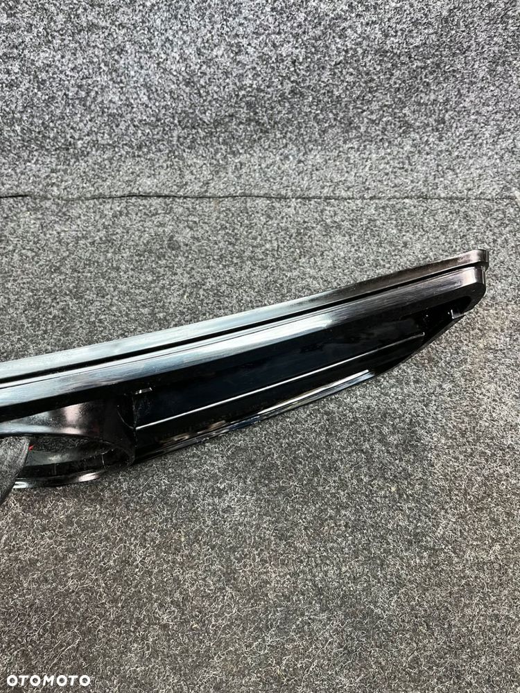 mercedes w204 atrapa chłodnicy grill zamiennik uszkodzony - 8