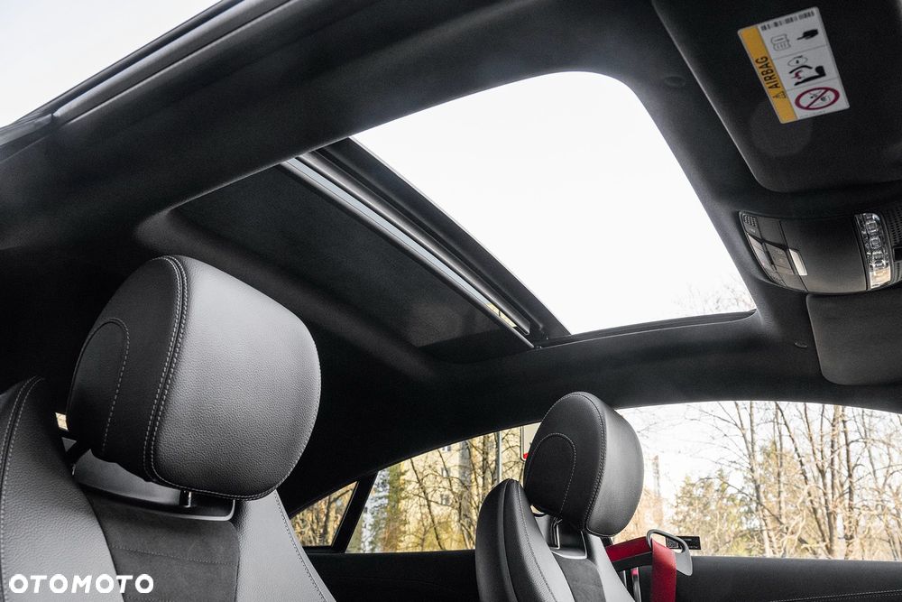 Mercedes-Benz Klasa E 220 d 4-Matic 9G-TRONIC - 12