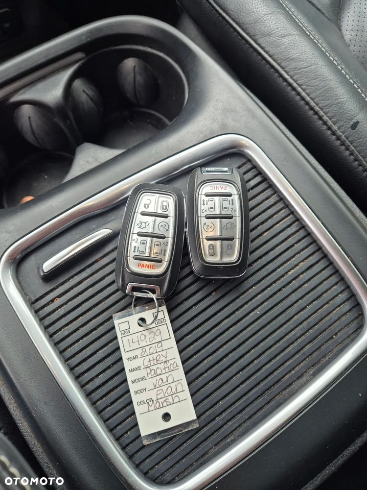 Chrysler Pacifica - 14