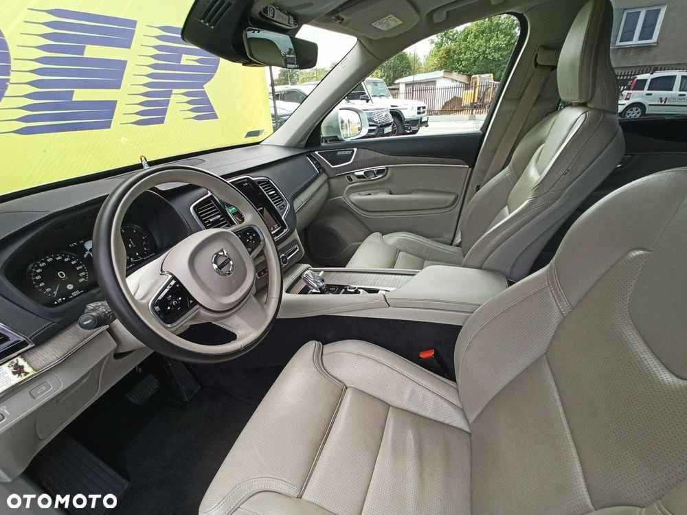 Volvo XC 90 - 7