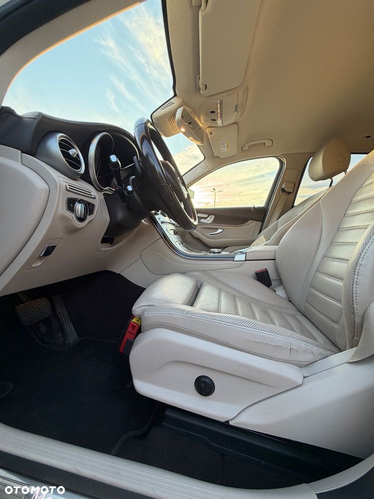 Mercedes-Benz GLC - 40