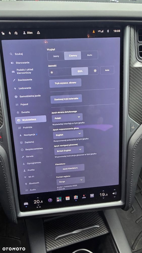 Tesla Model S - 28