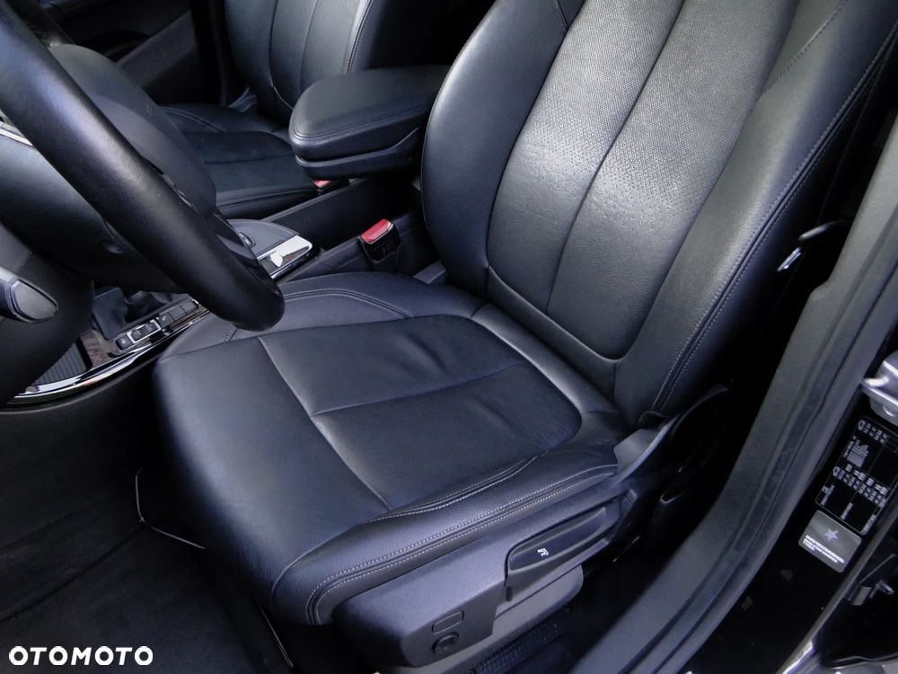 BMW X1 sDrive18i GPF xLine - 21