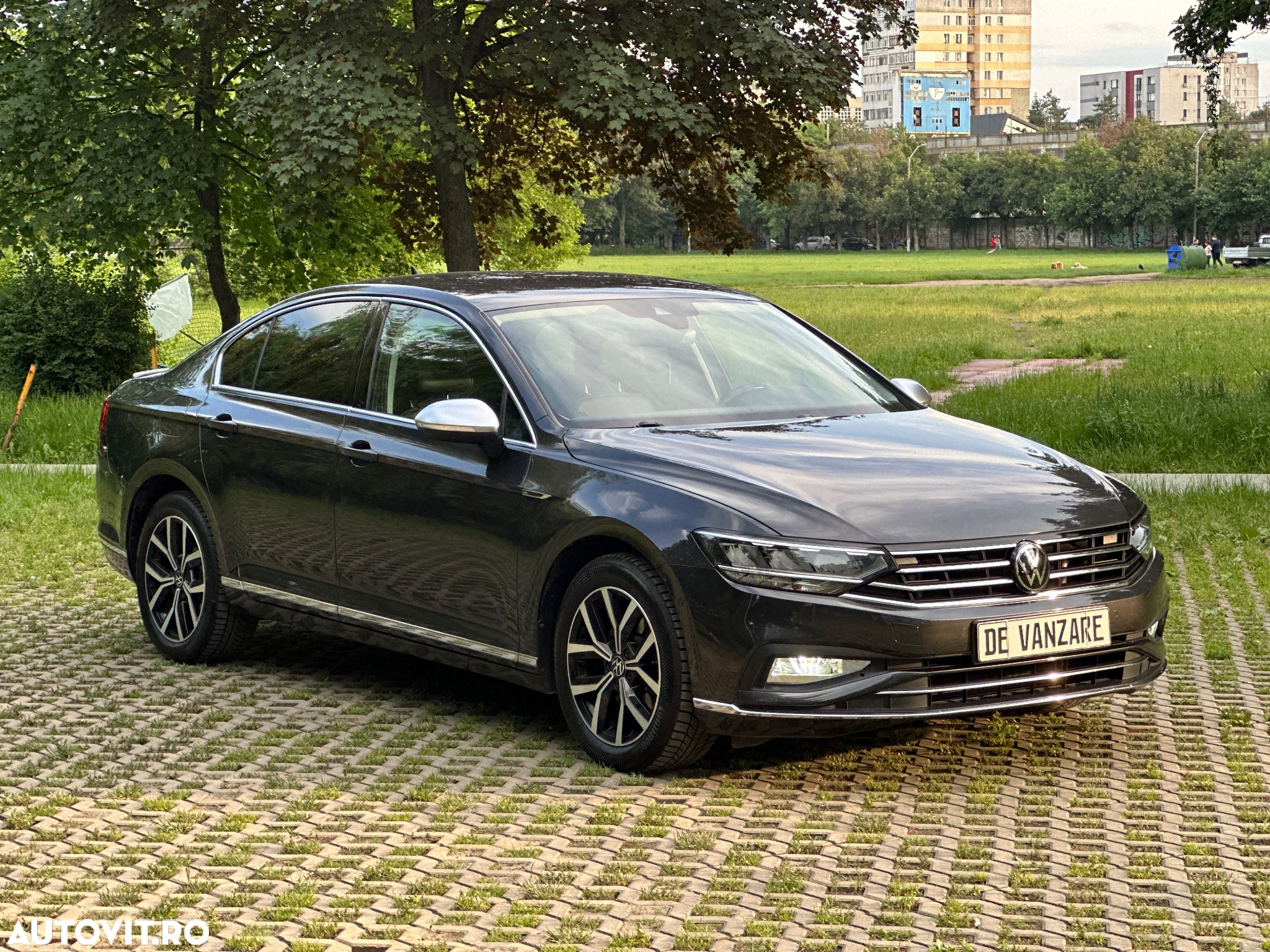 Volkswagen Passat 2.0 TDI DSG R Executive - 2