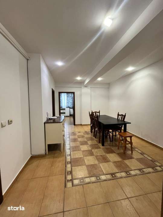 Apartament 3 camere, parter, 80 mp, zona Radauti — fotografia 3