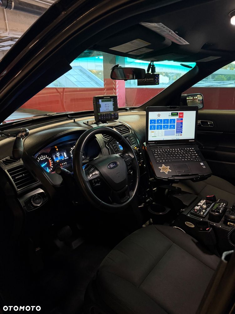 Ford Explorer - 19