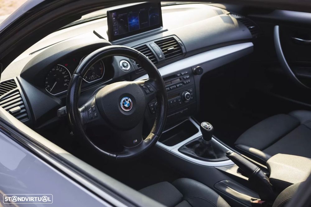 BMW 118 d Pack M - 21