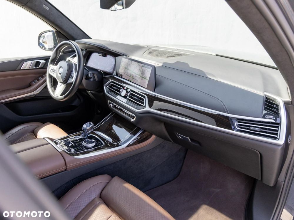 BMW X7 - 12