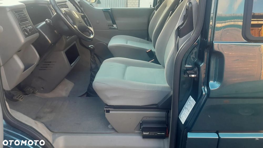 Volkswagen Multivan - 33