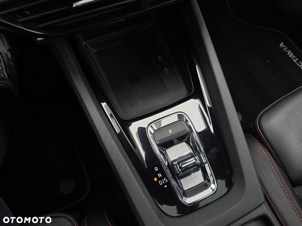 Skoda Octavia 2.0 TDI RS DSG - 26