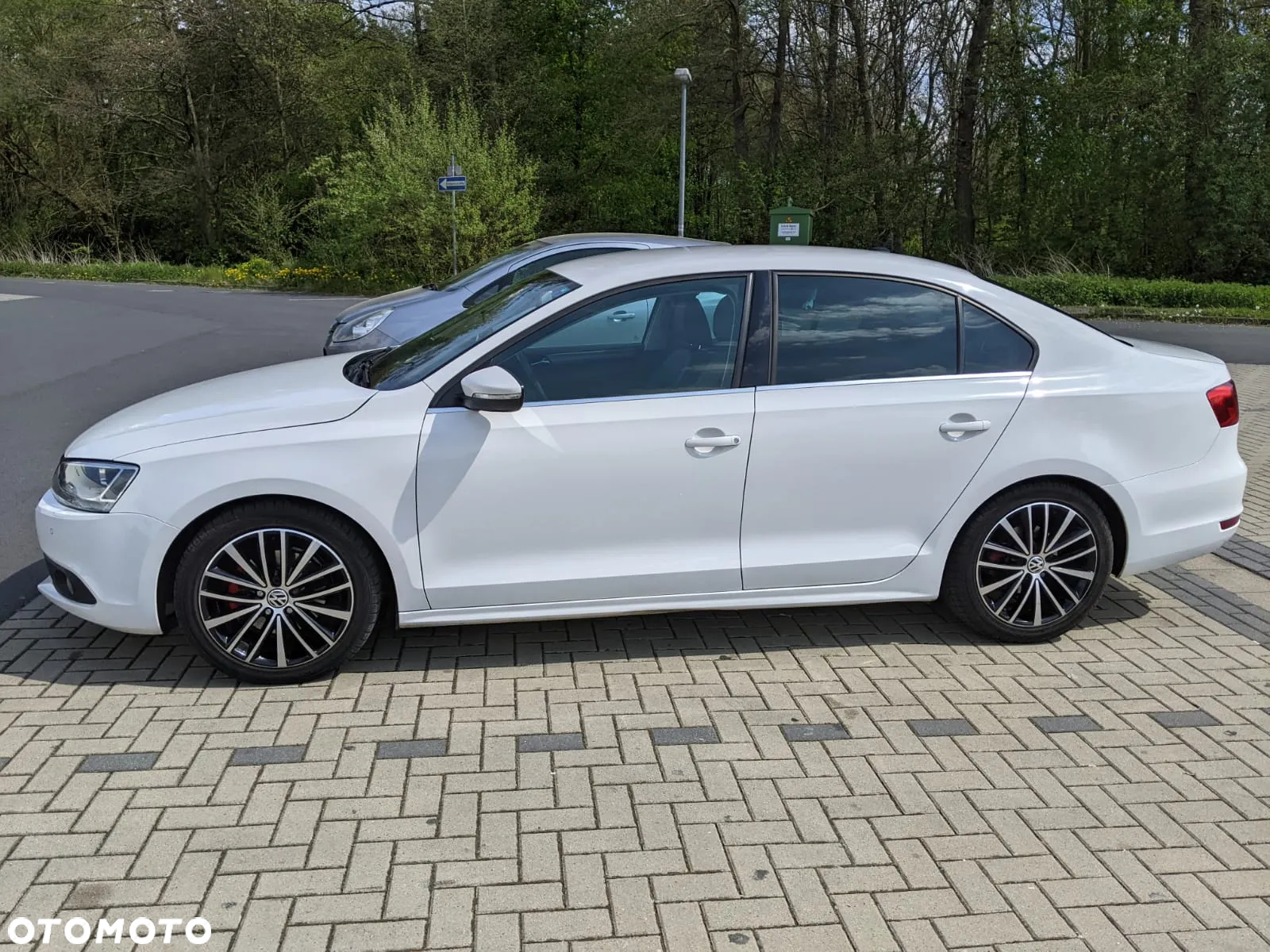 Volkswagen Jetta 2.0 TDI DSG Highline - 2