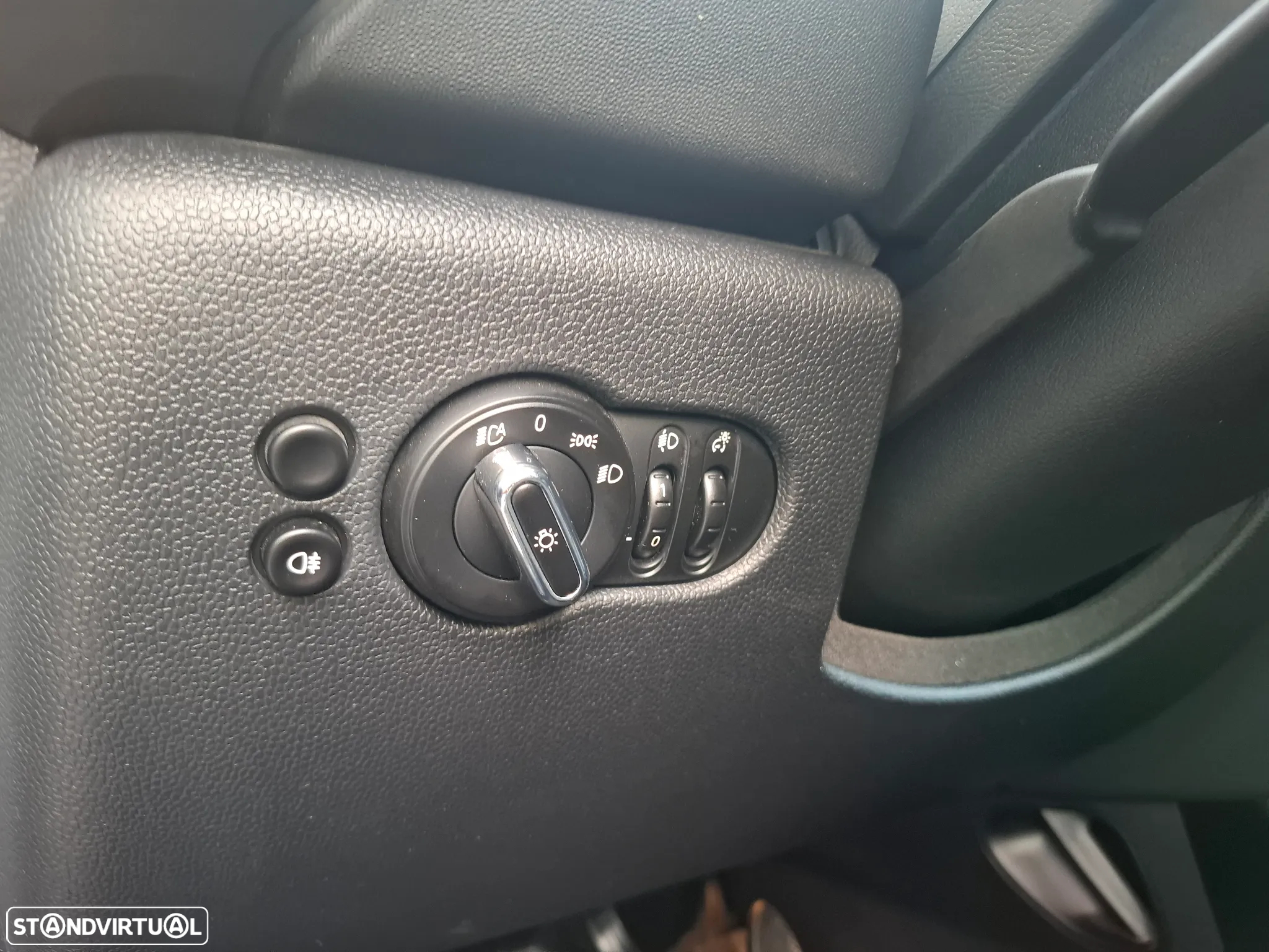 MINI 3 Portas Cooper SE Camden Edition - 37