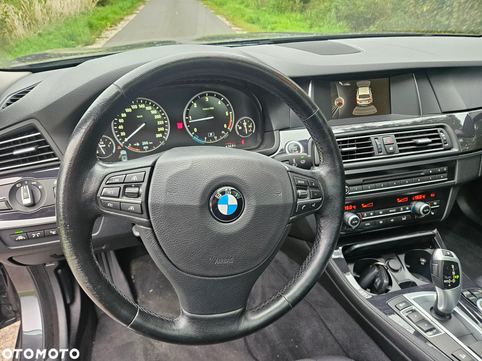 BMW Seria 5 520d xDrive Touring - 23