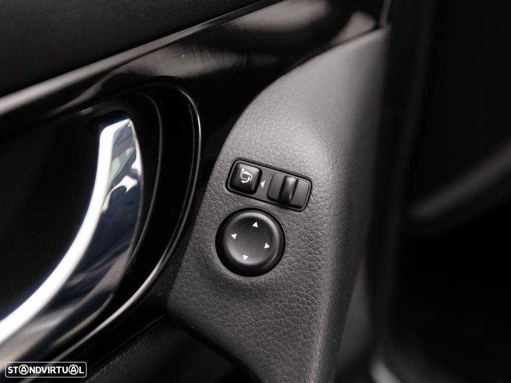 Nissan Qashqai 1.5 dCi N-Connecta - 16