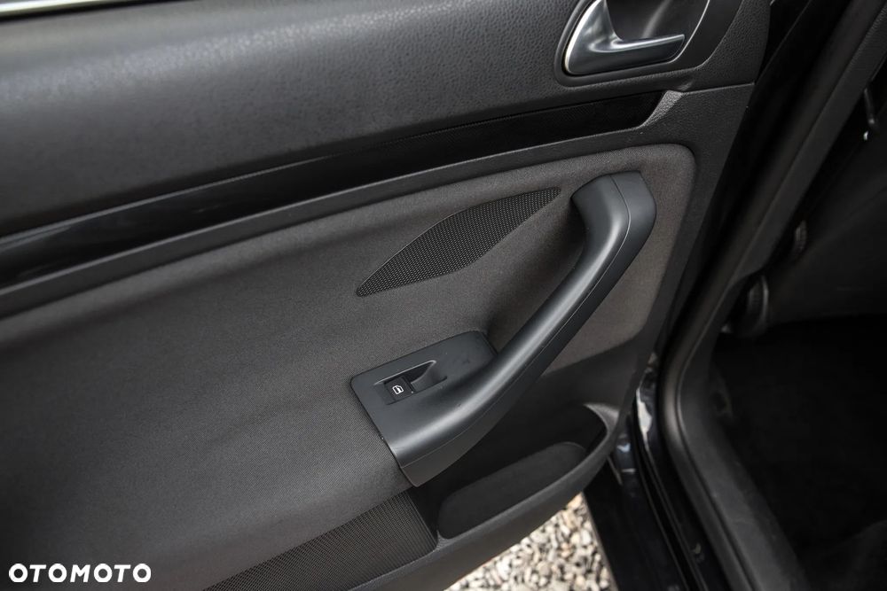 Volkswagen Golf Variant - 25