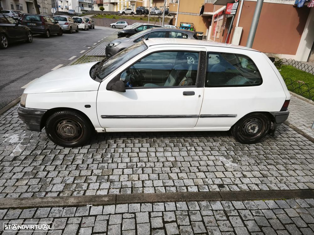 Renault Clio - 7