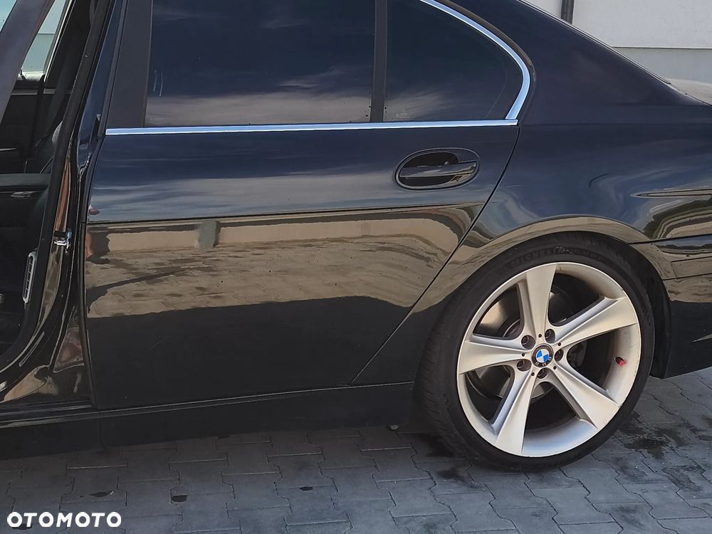 BMW Seria 7 745i - 6