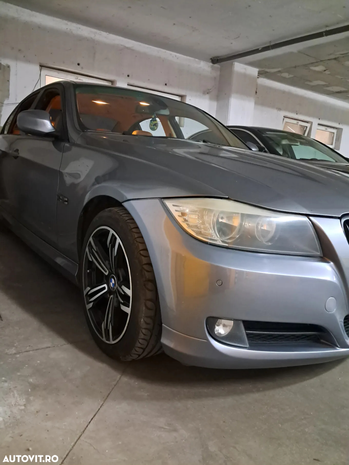 BMW Seria 3 318d - 14