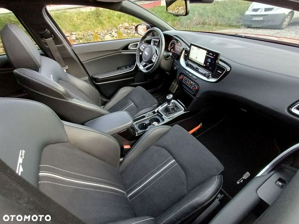 Kia ProCeed 1.4 T-GDI GT Line - 12