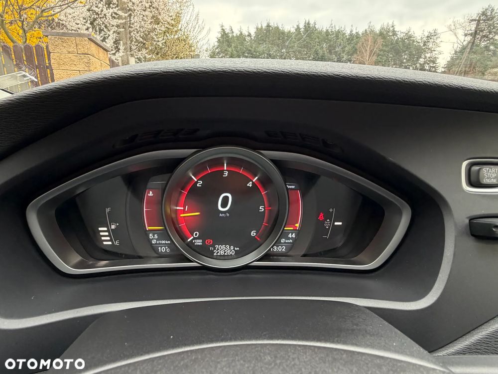 Volvo V40 D3 Summum - 32