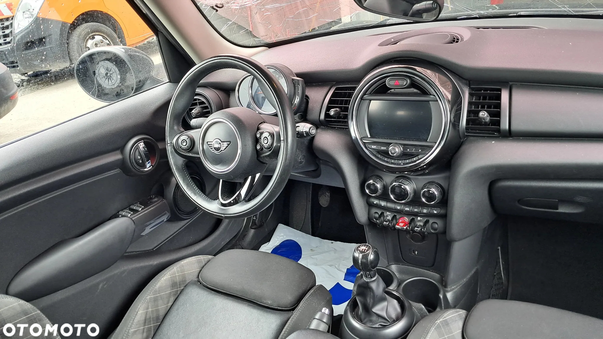 MINI ONE First - 10