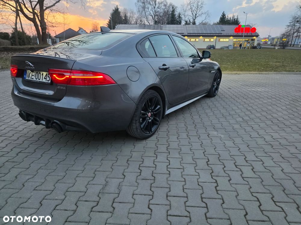 Jaguar XE - 7