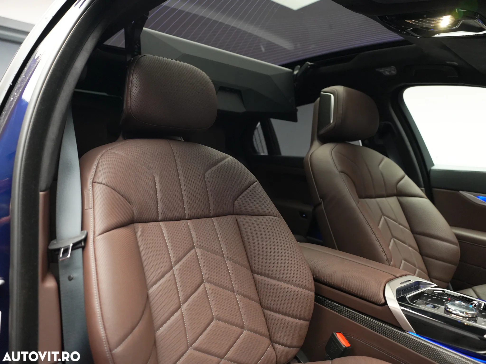 BMW i7 M70 xDrive - 33