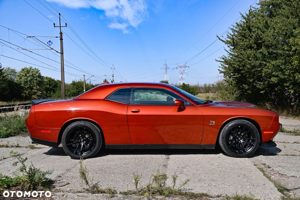 Dodge Challenger - 6
